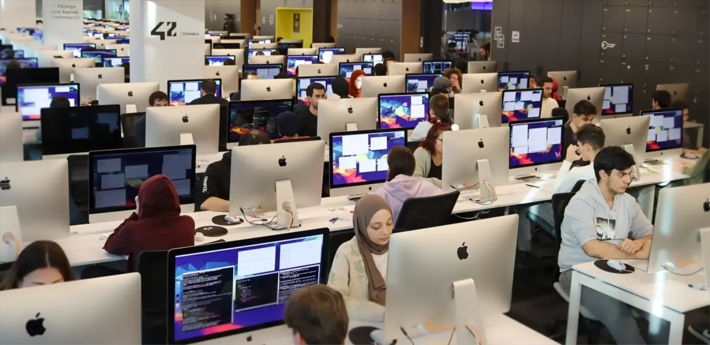 42 Türkiye: Ücretsiz Yazılım Eğitimi