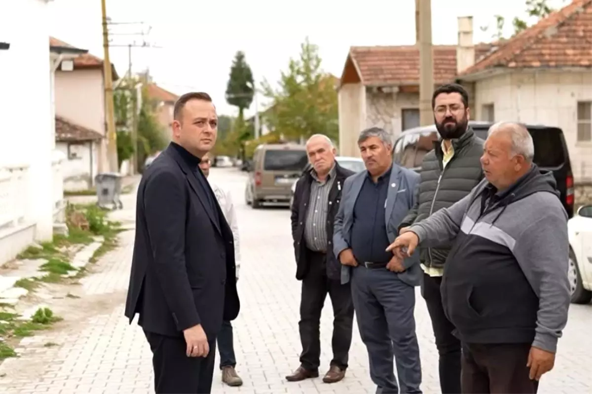 baskan semih dere civrilin mahallelerini daha yasanabilir hale getirmek icin ziyaretlerde bulunuyor hv1ApPNR.jpg
