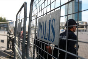 İstanbul’da bazı ilçelerde toplantı ve gösteri yürüyüşü gibi eylemler yasaklandı istanbulda bazi ilcelerde toplanti ve gosteri yuruyusu gibi eylemler yasaklandi 5AJhXgeh.jpg