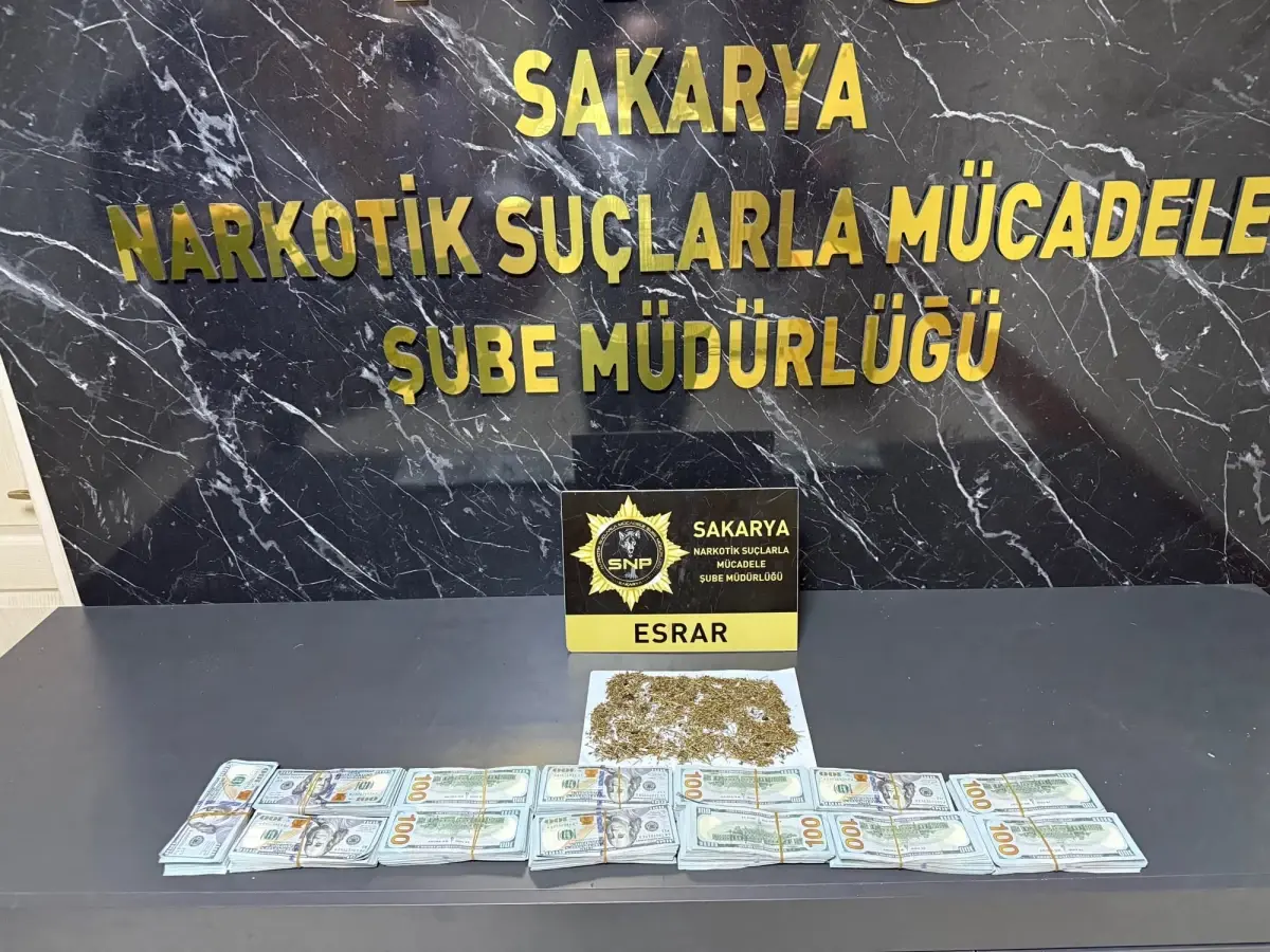 sakaryada kuyumcu soygununa sorusturma 130 bin dolar ve esrar ele gecirildi v58ASUCM.jpg
