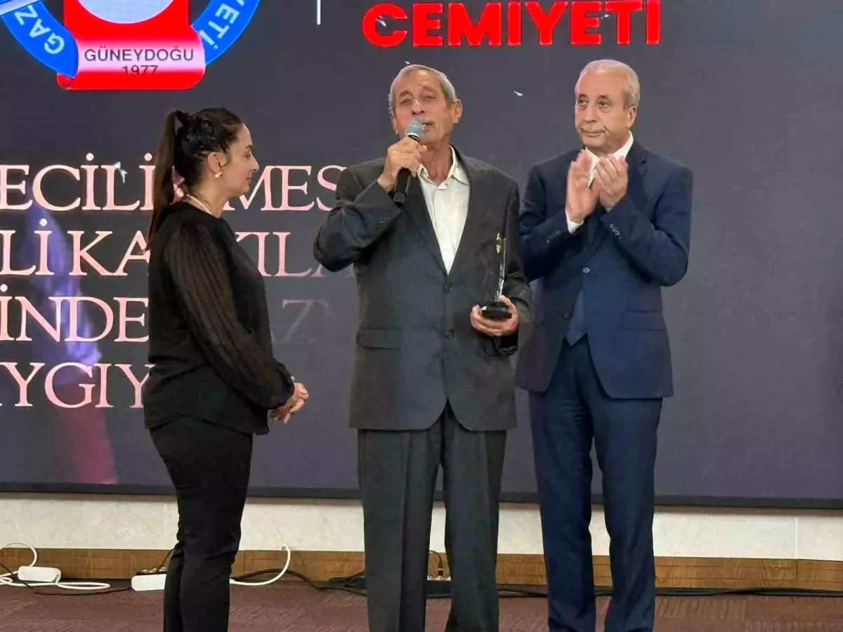 yilin basarili gazetecileri odulleri umit ozdal anisina verildi hlJXh3lY.jpg