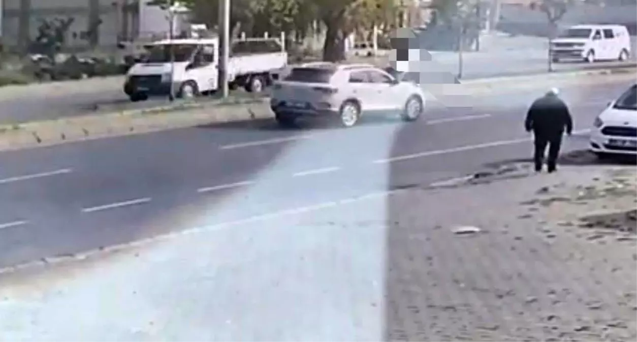 karsidan karsiya gecerken otomobilin carptigi lise ogrencisi hayatini kaybetti mTr67tpN.jpg