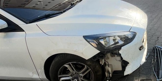 sivasta basibos kopekler otomobile 108 bin liralik zarar verdi 9QvOO81a.jpg